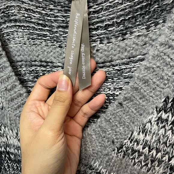 Dazzle Everyday Sweater - Picture 4 of 5